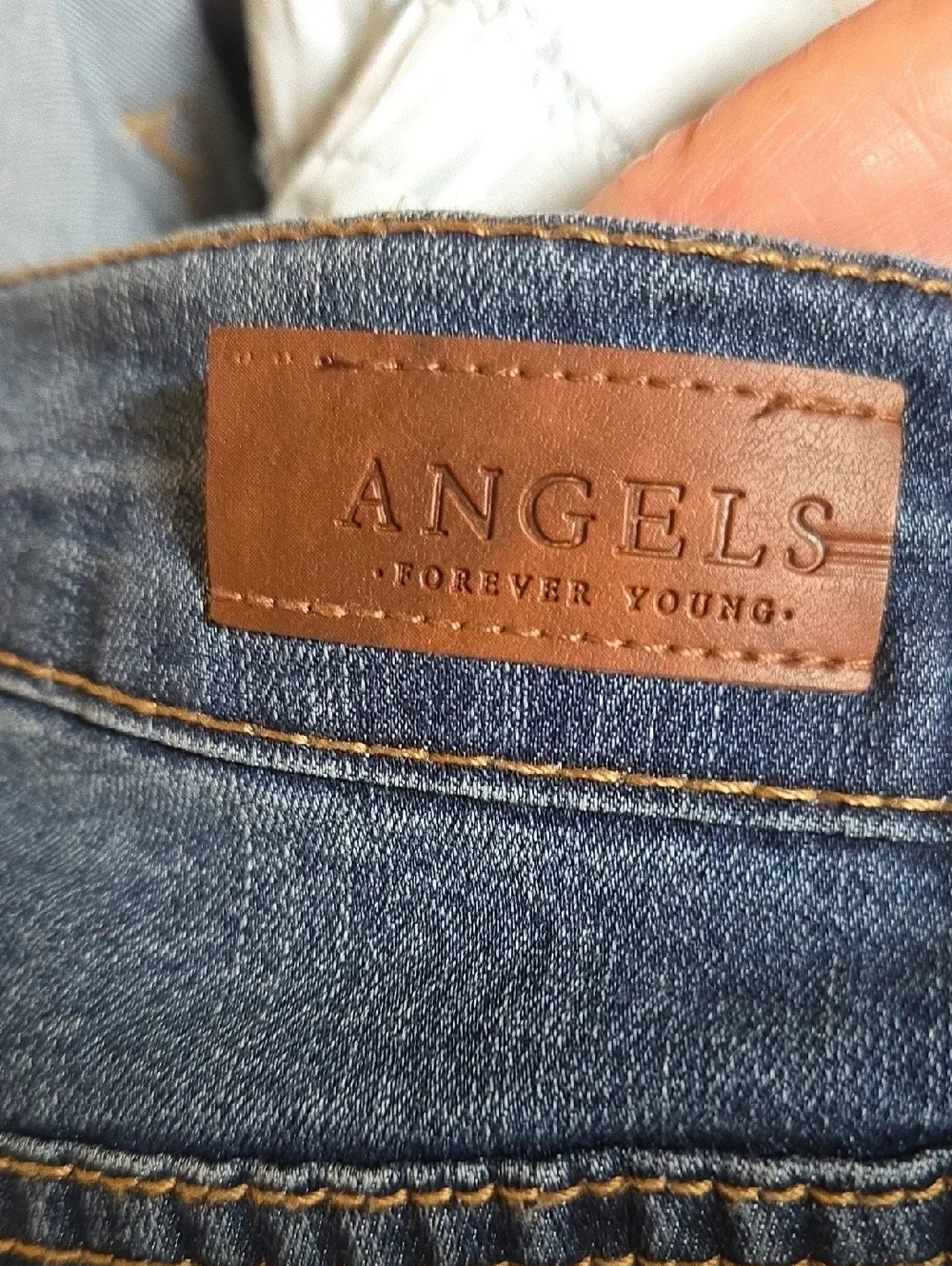 Angel's Forever Young Women's Signature Crop Jeans - Picture 9 of 12